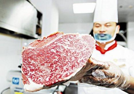 餐桌上的奢飾品天價(jià)牛肉:武漢雪花牛肉每斤售價(jià)近2千,賣(mài)出1頭?少I(mǎi)寶馬車(chē)