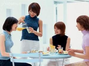 上班族中午吃什么？上班族應(yīng)警惕午餐飲食的8個(gè)誤區(qū)