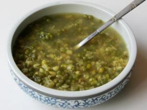 夏季容易中暑怎么辦？常吃綠豆可以“敗火氣”