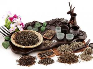 夏天喝什么茶好？黑白紅綠茶功效各不同