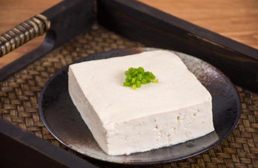 天天吃豆腐嘌呤會高嗎?豆腐吃著有點(diǎn)苦是咋回事?