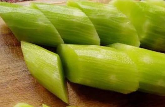 新鮮的萵筍可以生吃嗎?萵筍為什么會變紅?