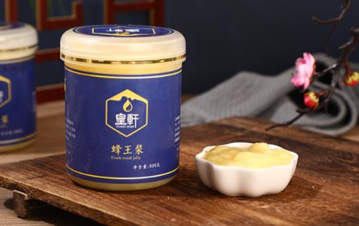 蜂王胎適合閉經(jīng)的女人吃嗎 新鮮蜂王漿食用方法