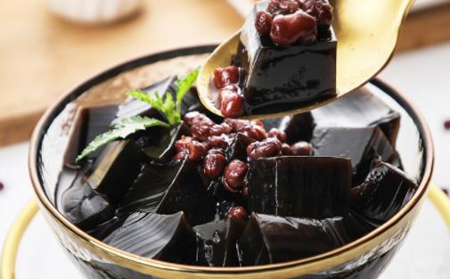 龜苓膏不能和什么一起食用龜苓膏可以和什么一起吃