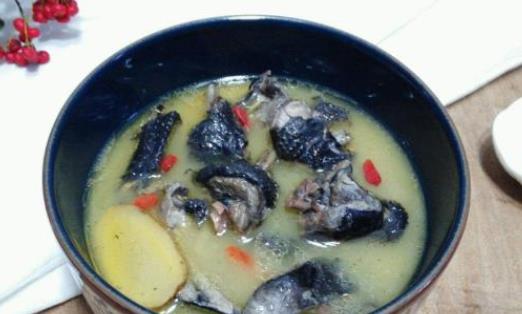 手術(shù)后可以喝烏雞湯嗎?患哪些疾病不能吃烏雞?
