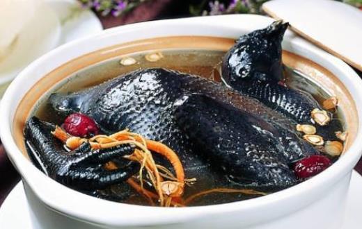 烏雞是不是發(fā)物?烏雞可以和海帶一起吃嗎?