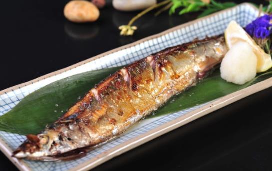 痛風可以吃秋刀魚嗎?秋刀魚不宜與什么一起吃?