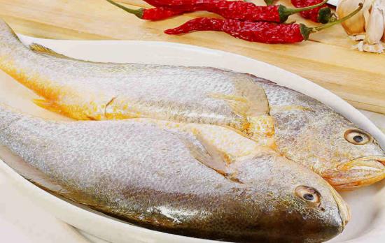 經(jīng)期可以吃黃花魚(yú)嗎?黃花魚(yú)不黃正常嗎?