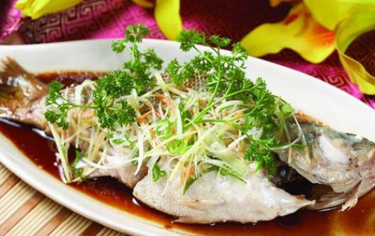 經(jīng)期可以吃鱸魚嗎?鱸魚死了能不能清蒸?