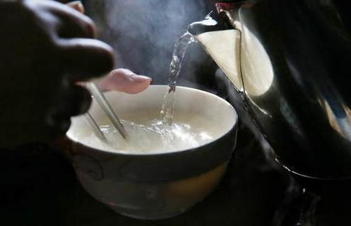 開水可以重復(fù)燒第二次嗎 開水可以放置多少天