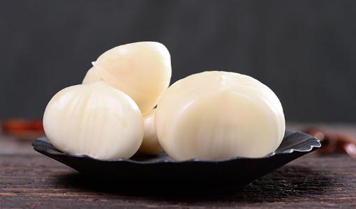 大蒜變質(zhì)的判斷 大蒜怎么保存不發(fā)芽不干癟