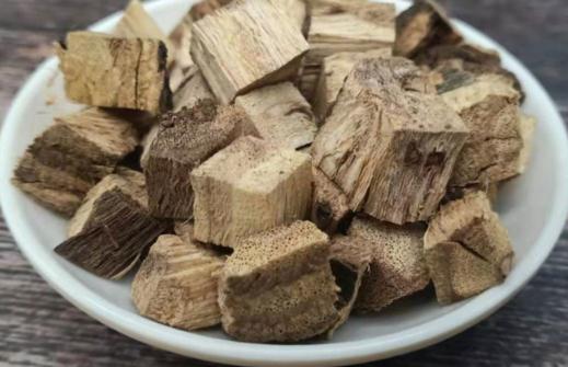 葛根會(huì)不會(huì)傷肝 葛根泡水喝對(duì)胃有傷害嗎