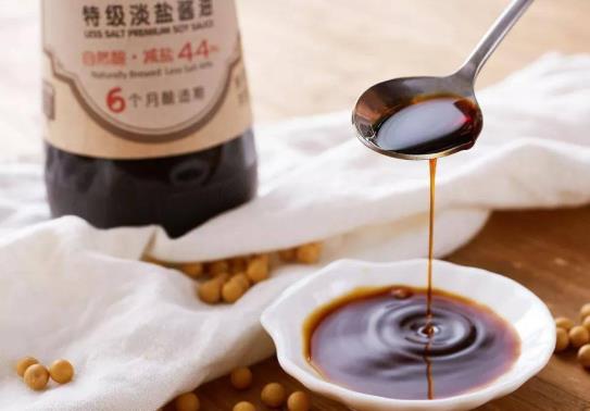 荔枝蘸醬油是生抽還是老抽?荔枝蘸醬油是哪里的吃法
