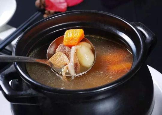 煲湯放紅棗有什么功效?經(jīng)常喝湯有什么好處
