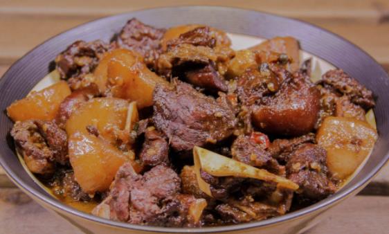哪些人不適合吃羊肉?羊肉吃多了會(huì)怎樣?