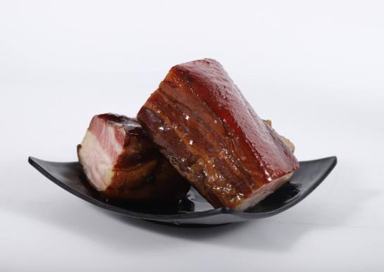 臘肉一直掛在不通風(fēng)處會長霉嗎?臘肉滴油是要壞嗎