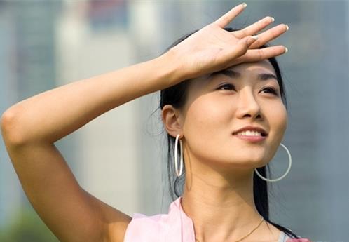 30℃盛夏教你防曬和補(bǔ)水:油性皮膚、干性皮膚、混合性皮膚護(hù)理