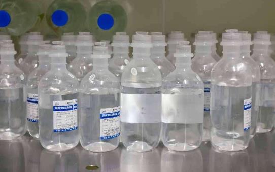鹽水洗臉多久一次?生理鹽水敷臉有哪些好處?
