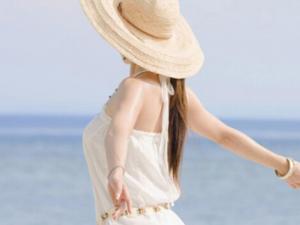 夏季補水養(yǎng)生最好喝白開水-夏季喝水的講究