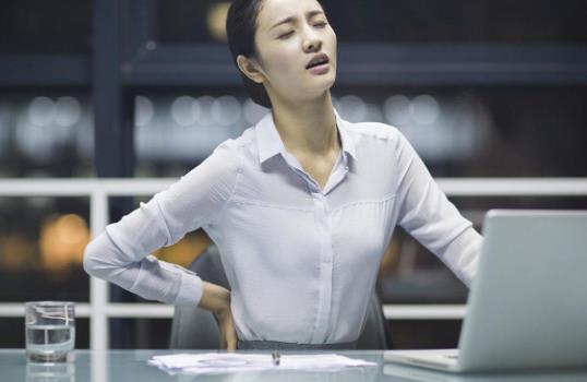久坐族做哪些伸展運(yùn)動好?久坐有哪些危害?