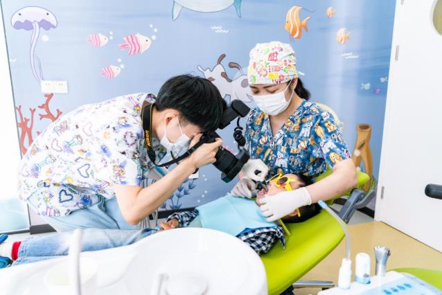 丁香梧桐醫(yī)生專訪:不忘初心,德醫(yī)雙馨的兒牙“守護神”