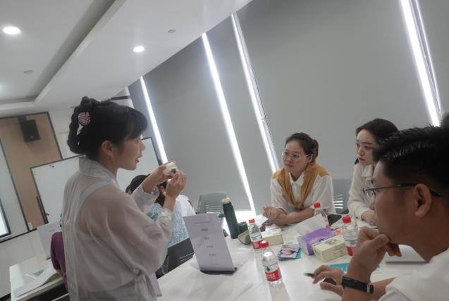 丁香梧桐醫(yī)生專訪:不忘初心,德醫(yī)雙馨的兒牙“守護神”
