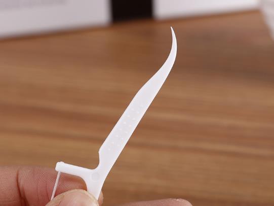 后槽牙怎么用牙線棒清理?牙縫刷在刷牙后使用嗎?