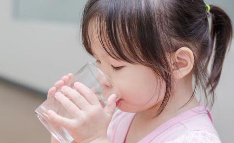 怎么樣喝水才是健康的 對(duì)于喝水有什么樣的講究