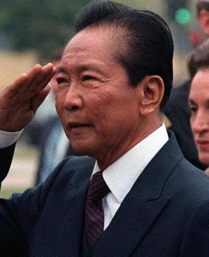 費(fèi)迪南德·馬科斯.jpg