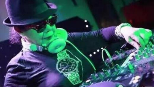 世界上年齡最大的女DJ 巖室純子(84歲女DJ成東京夜店招牌)