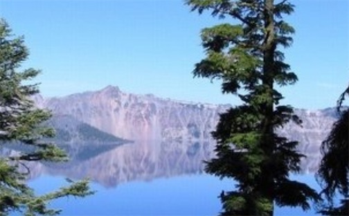 世界上最小的火山 圍在布斯卡火山旁邊如同篝火晚會