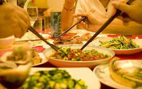 和領(lǐng)導(dǎo)吃飯注意什么?陪領(lǐng)導(dǎo)吃飯注意事項(xiàng)
