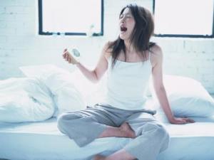 清晨賴(lài)床不起易生?。繎?yīng)培養(yǎng)正確的睡眠習(xí)慣