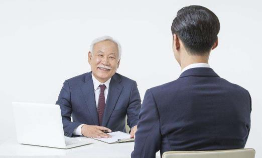 性格內(nèi)向的人如何應(yīng)對面試 要做好充分的心理準備
