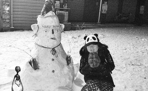 義馬女子拍雪景拍出外星人,自稱絕對沒有PS調(diào)查為手機(jī)軟件搗鬼