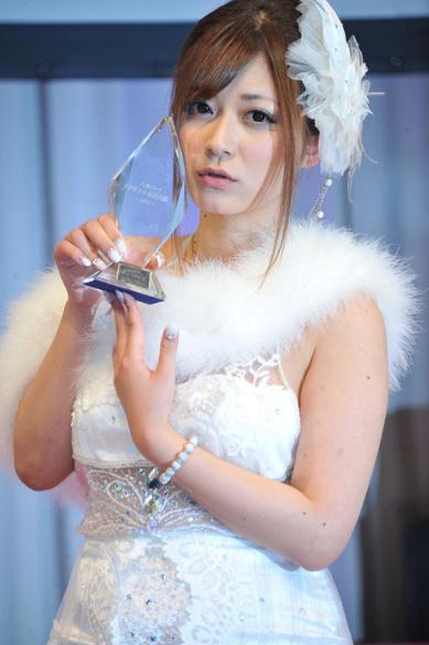 ձAV()ƷC(jing)YAVŮ(yu)^Ըѝ
