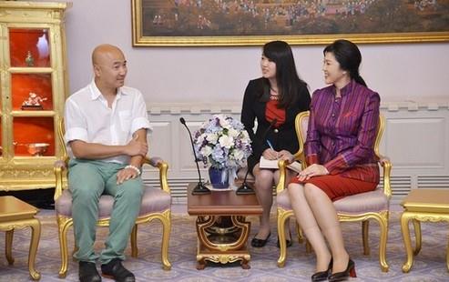徐崢見(jiàn)泰總理英拉著裝被批不重禮儀,指其挽袖敞胸有損中國(guó)人國(guó)際形象