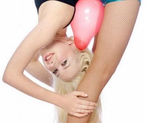 德國女子根瑟以在12秒內(nèi)扭腰夾爆3個(gè)汽球創(chuàng)下紀(jì)錄。