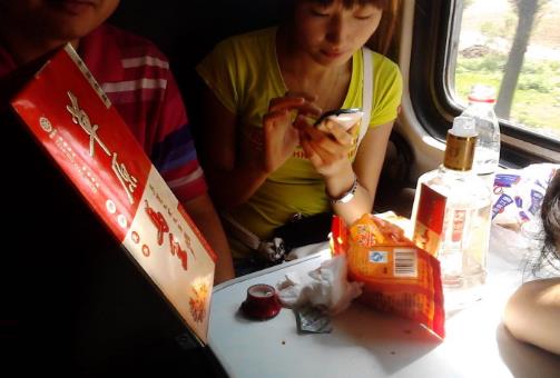 火車上女孩也瘋狂.jpg