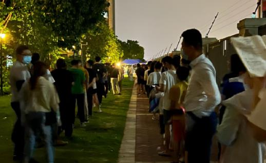 在封控區(qū)內(nèi)老人身體不好能出來(lái)嗎 封控區(qū)還能點(diǎn)外賣嗎