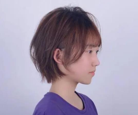 剪短發(fā)后面容易翹怎么解決?剪完短發(fā)如何護理使短發(fā)不彎