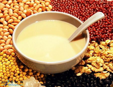 咳嗽吃什么好的快 豆?jié){飲潤(rùn)肺寧嗽化痰