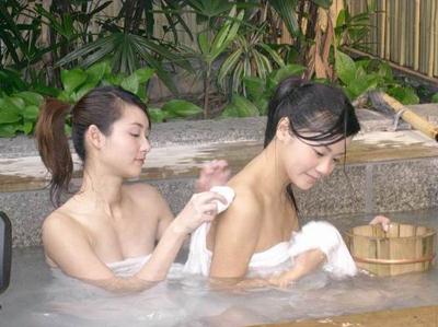 女性泡溫泉要注意什么?女人泡溫泉的注意事項(xiàng),泡溫泉多長時(shí)間最適宜