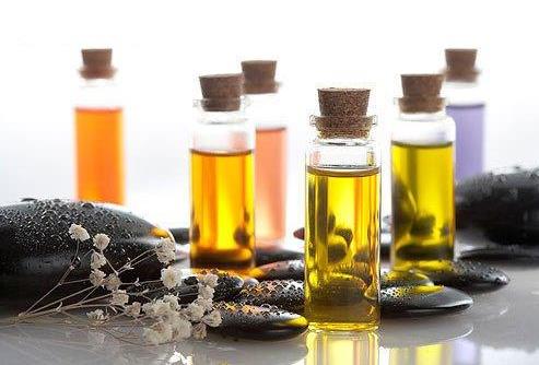 豐胸精油可以長期使用嗎?豐胸精油會導(dǎo)致月經(jīng)異常嗎?
