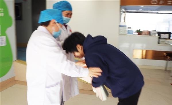 子宮腺肌癥能保住子宮嗎?50歲包大姐終于打贏這場長達20年的“子宮保衛(wèi)戰(zhàn)”!