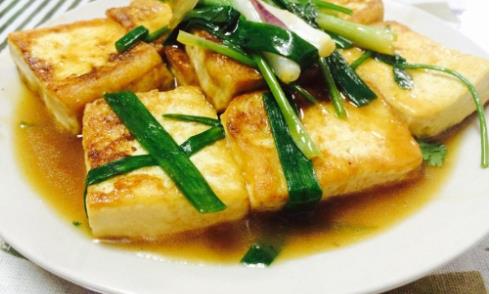 豆腐是我們常吃的豆制品 女人吃豆腐有這七大好處