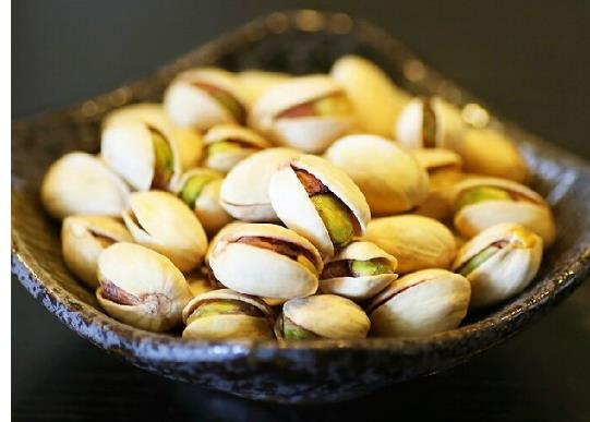 堅(jiān)果對于女人來說是很美味的食物 女人多吃堅(jiān)果的好處