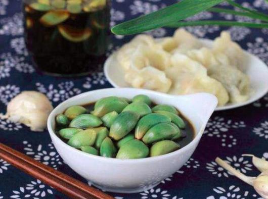 臘八蒜有起泡怎么辦?臘八蒜腌制過(guò)程中冒氣泡正常嗎