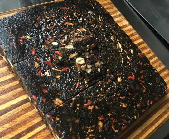 做阿膠糕沒有油紙用什么代替?阿膠糕油紙黏住了怎么辦