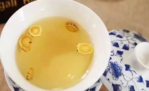 春天可以喝黃芪水嗎 什么季節(jié)可以喝黃芪水